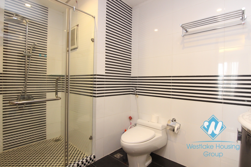 03 bedrooms apartment for rent in Xuan Dieu st, Tay Ho district 